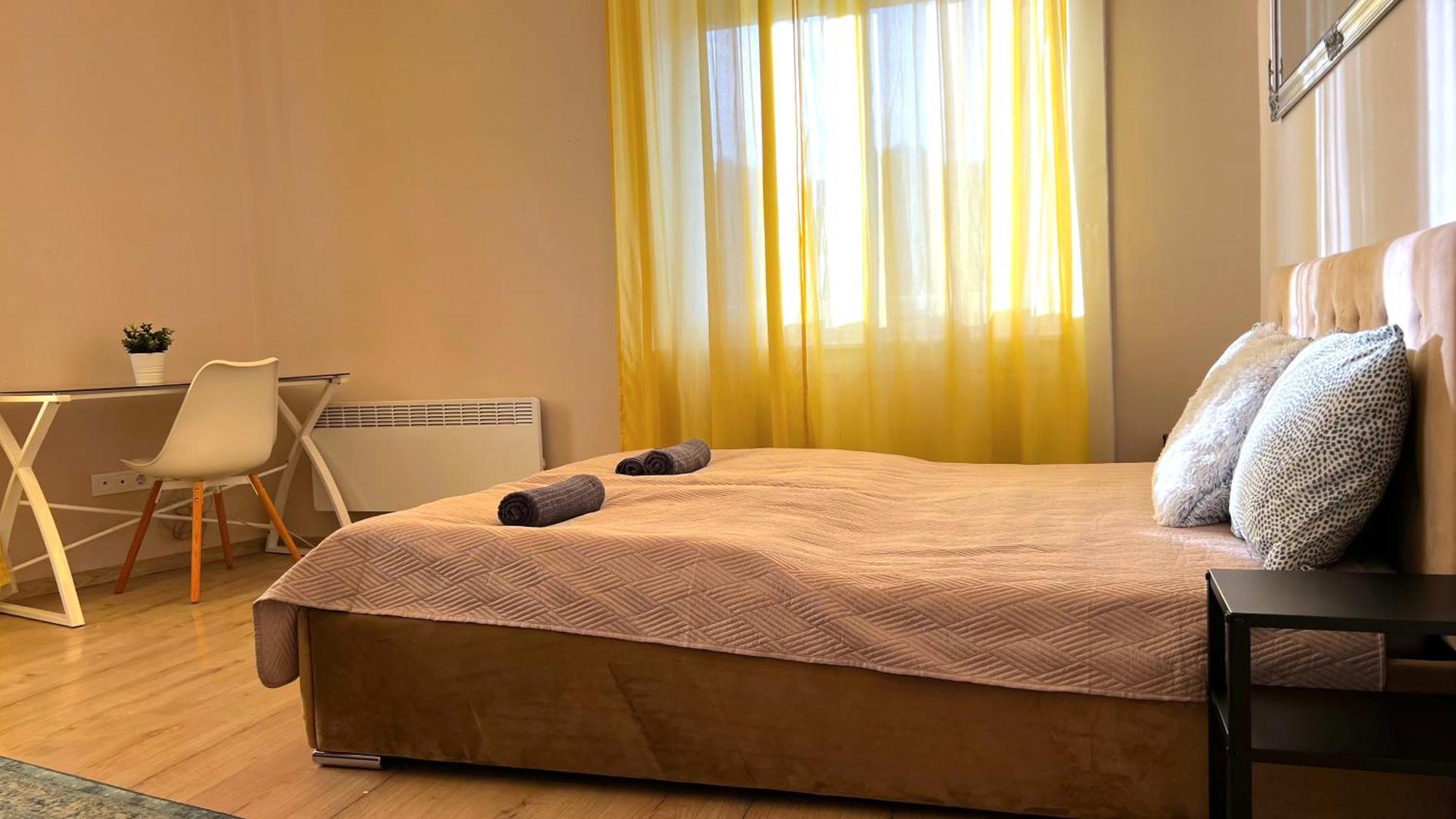 Apartman B112 By Small *